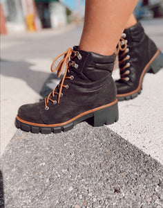 Catalin Lace up Boot in Black
