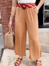 Load image into Gallery viewer, Move on over linen crop pants in butterscotch