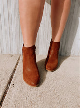 Load image into Gallery viewer, Erik Cognac Pointed Bootie