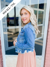 Load image into Gallery viewer, Shirring Sleeve Cropped Denim Jacket
